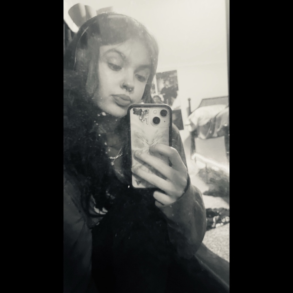 Meet your Posher, Izzy